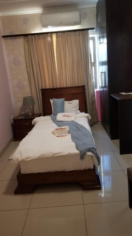 A-Z Boutique Guesthouse 温特和克 外观 照片