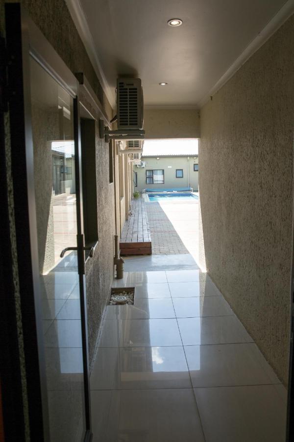 A-Z Boutique Guesthouse 温特和克 外观 照片